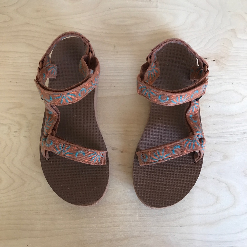 Teva Sandals - clay print